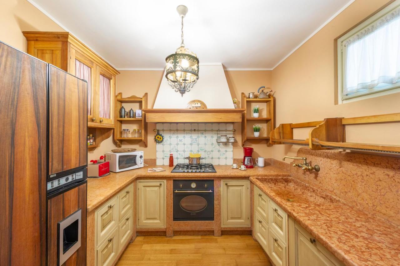 Villa Pratello Padenghe sul Garda Exteriör bild